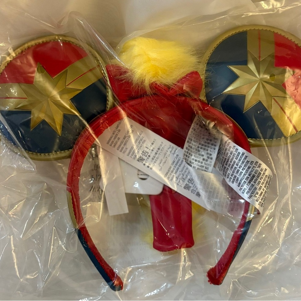 NWT DISNEY PARKS “CAPTAIN MARVEL” MOHAWK MOUSE EARS/HEADBAND (2022)